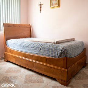 cama con cajones de madera