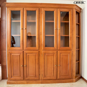 librero con puertas de madera