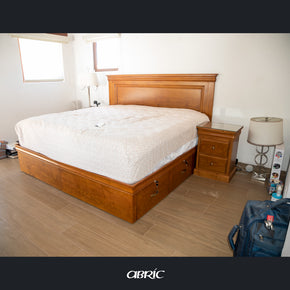 cama elegante con cajones